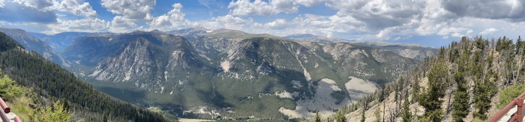 A panorama of the west view from the switchback viewpoint parking lot.
