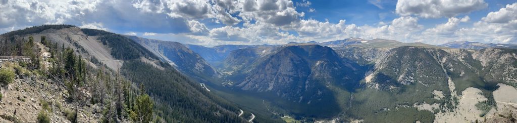 Another panorama looking west from the switchback viewpoint parking lot.